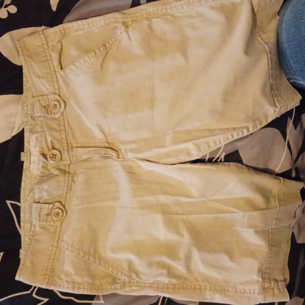Women's Aeropostale khaki shorts size 5/ 6